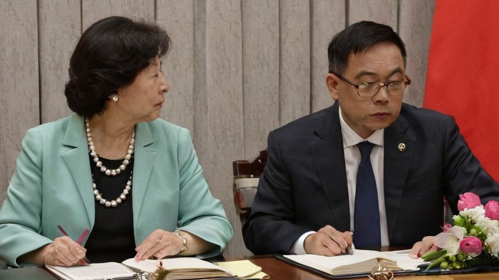 午夜影院 - 社会我哥仿佛置身明星搞笑瞬间 网红主播分享背后故事引发热议