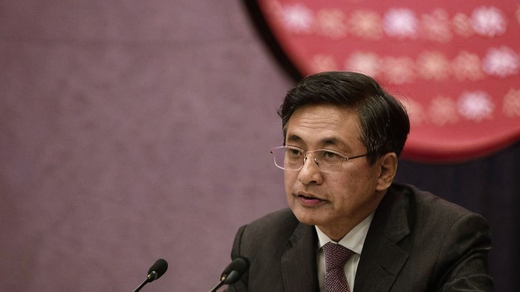 网红事件引发关注，水母头明星造型与娱乐吃瓜视频的双重热潮